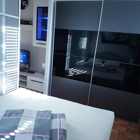 Apartment Arena Silver *